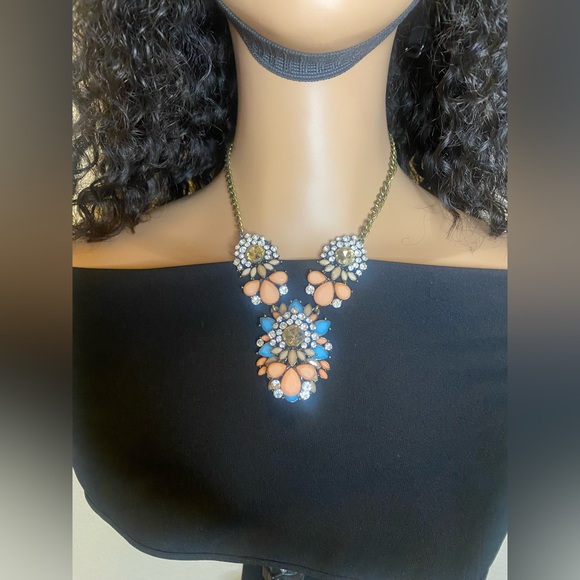🌺Elegant Statement Necklace with Blue and Peach Accents - Picture 3 of 3